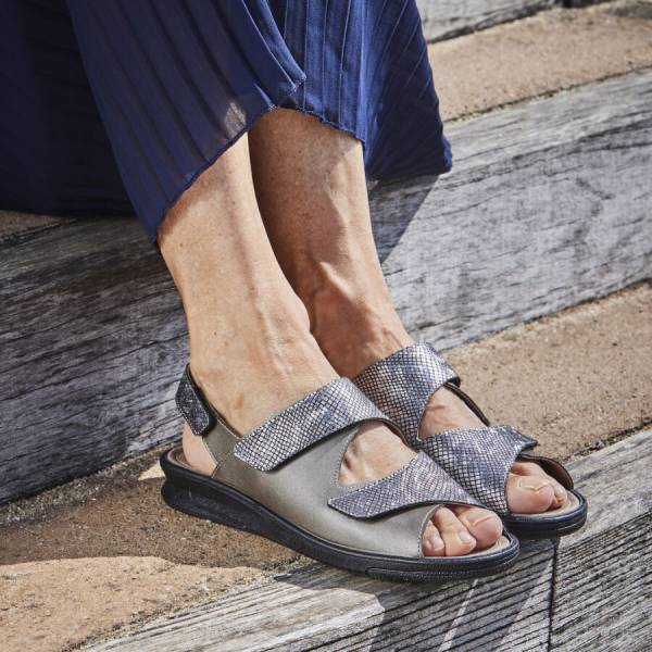 Chaussures Orthopédiques Thérapeutiques pour Femme NEFELIE proche de Les Pennes Mirabeau